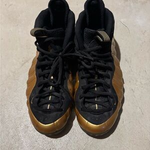 Nike Black and Gold Sneakers